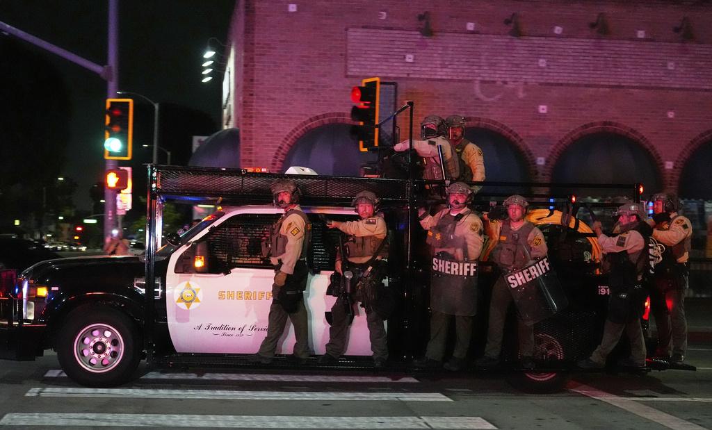 洛杉磯衝突|美國的反對拘捕非法移民引發的示威持續,聯邦法官布雷耶頒布臨時禁制令,阻止總統特朗普在洛杉磯部署國民警衛隊。(美聯社)