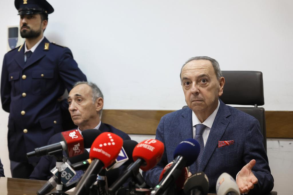 意大利檢察官召開記者會講述案情。(美聯社)