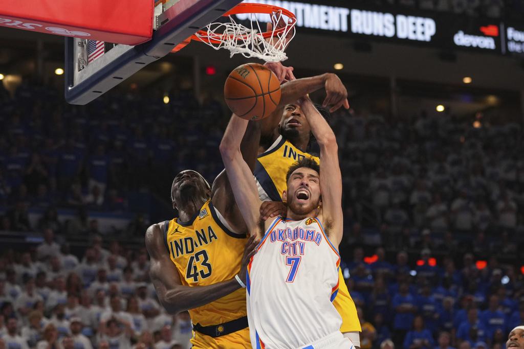 雷霆在第5場以120:109擊敗溜馬,場數反超前3:2。(美聯社)