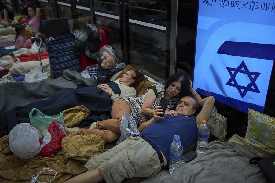 伊朗銀行遭黑客大規模攻擊 民眾:ATM不能提款|以色列襲伊朗