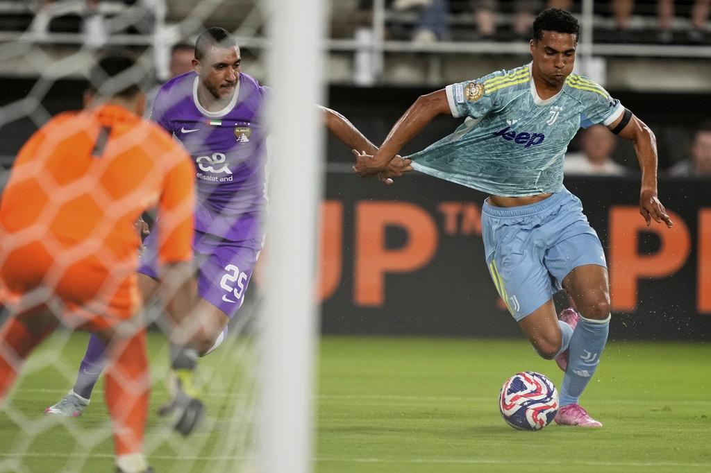 祖雲達斯在世冠盃首戰以5球大勝艾阿恩。(美聯社)