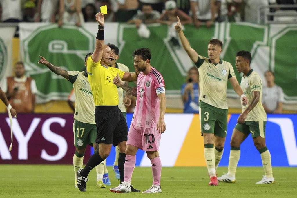 美斯(Messi)將在世冠盃倒戈巴黎聖日耳門。(美聯社)