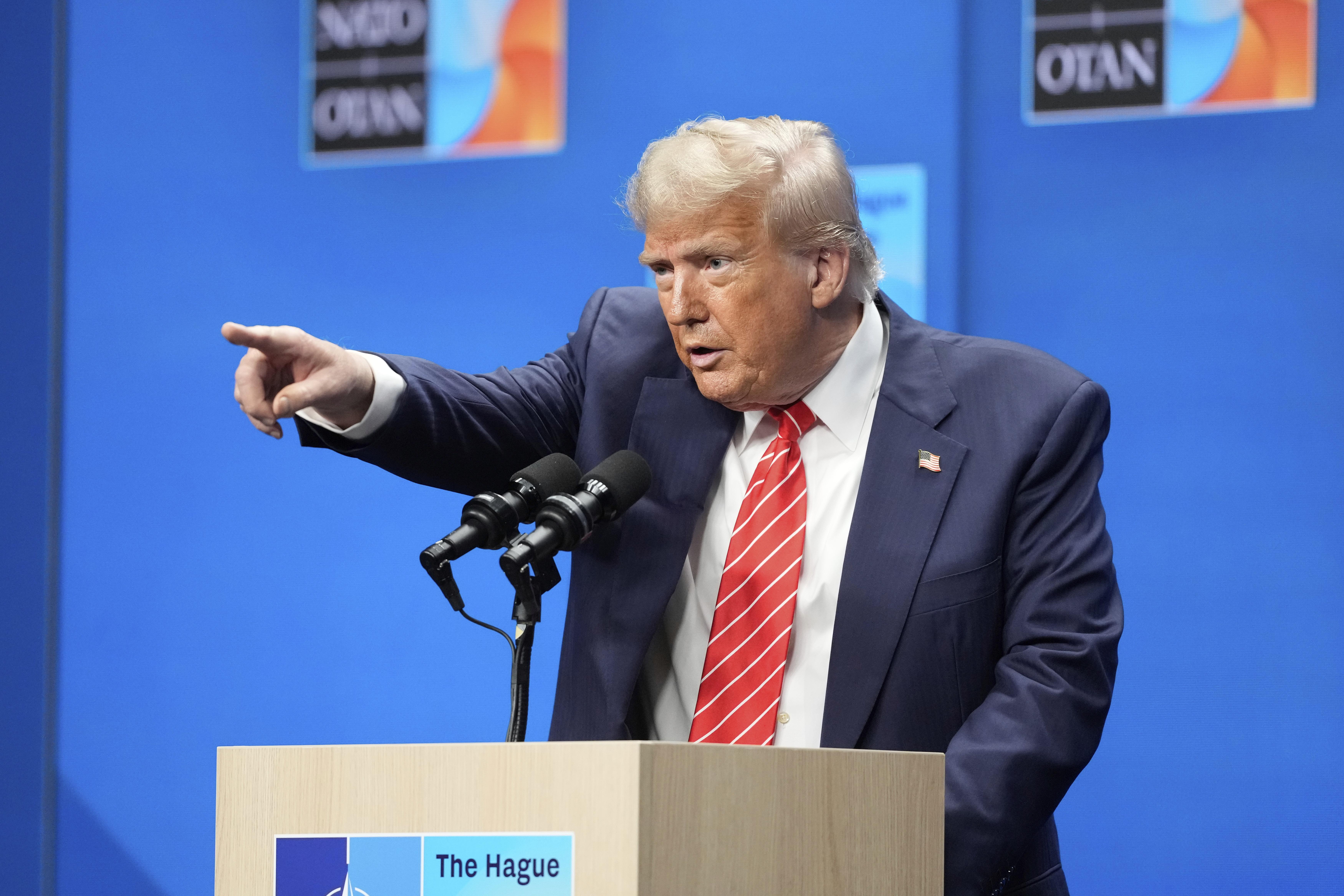 特朗普在荷蘭海牙出席完北約峰會後舉行記者會,指非常確信以色列與伊朗的軍事衝突已結束,但兩國衝突亦可能很快再次爆發 (美聯社)