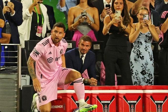 碧咸(Beckham)出post祝賀美斯38歲生日,獲近100萬like。(碧咸 IG)