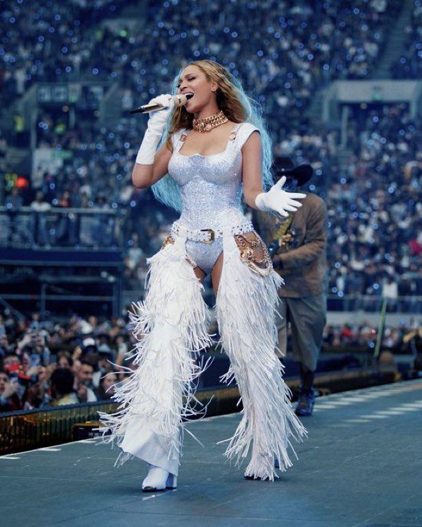 由於有部分門票滯銷,Beyoncé選擇請低收入家庭睇騷。