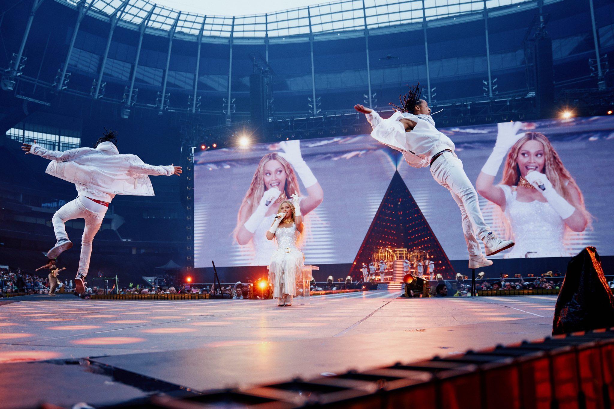 Taylor Swift和Olivia Rodrigo輪流在倫敦開騷,令到當地樂迷荷包不勝負苛。