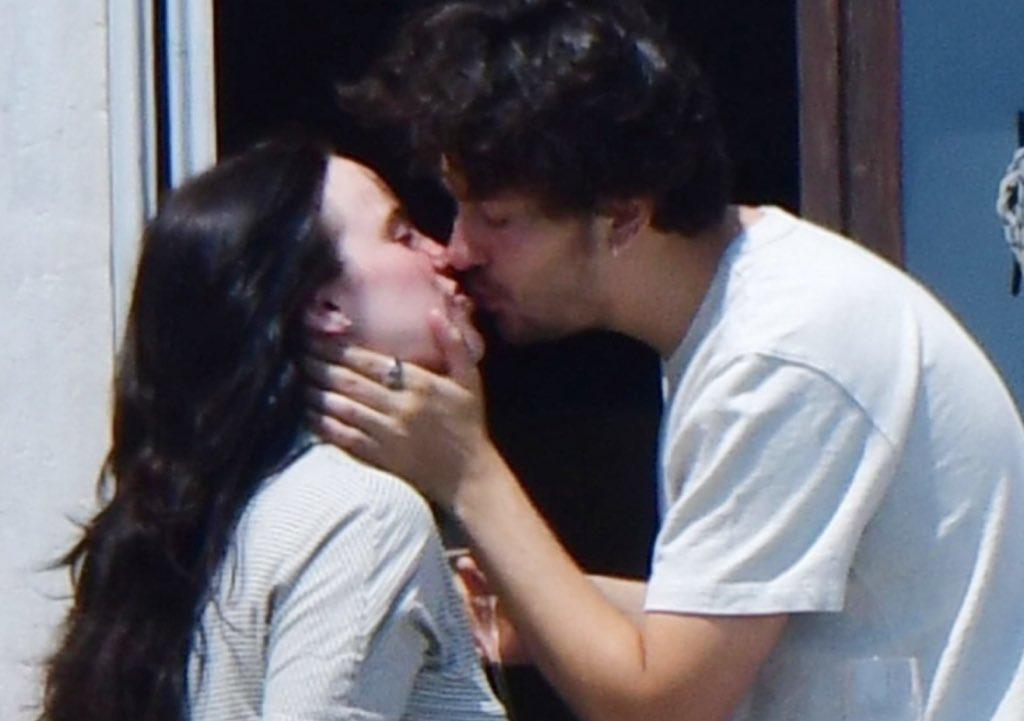 Billie和Nat約會的傳聞,其實已經流傳了數個月。(網上圖片)