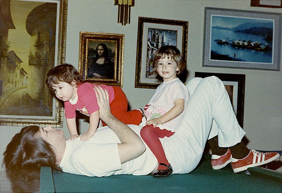 Brian Wilson與他的女兒Carnie與Wendy。