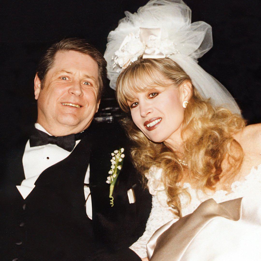 Brian Wilson1995年迎娶太太Melinda。