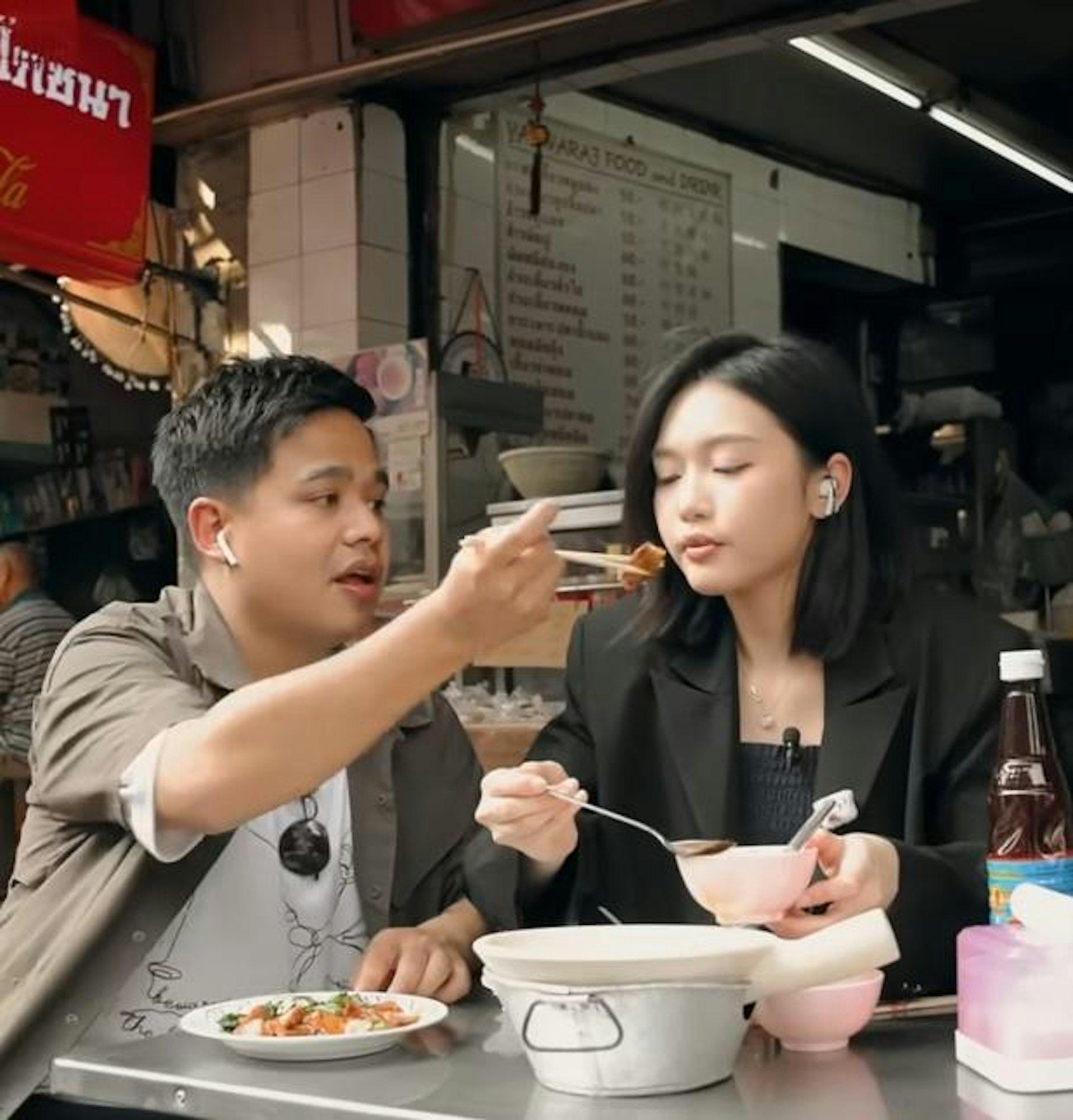 混血肥仔被指偷食丁丁之後,公開承認與芊蕙子分居。