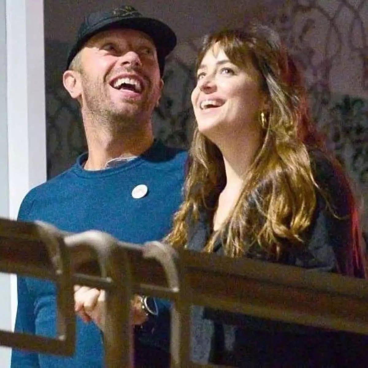 Chris去年向狄高達莊遜求婚,兩人因此訂婚。(網上圖片)