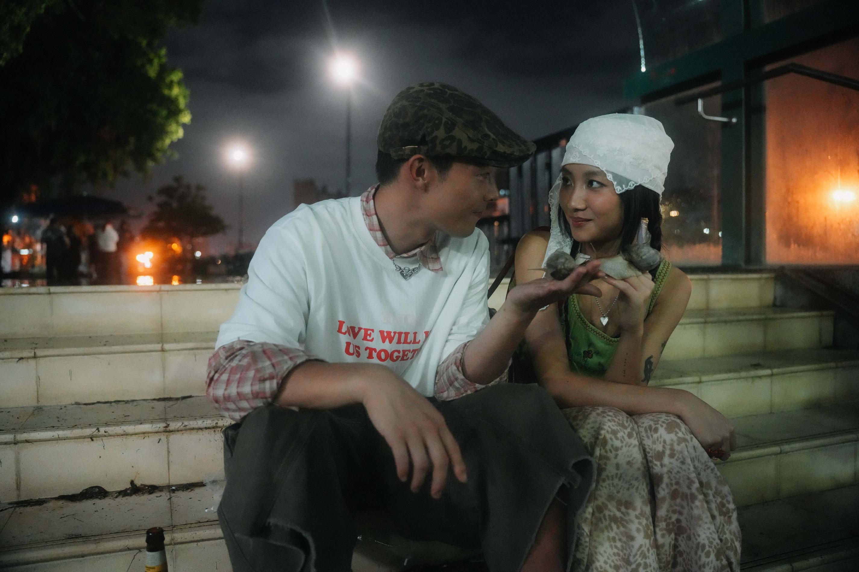 Marf邱彥筒新歌MV 孖《影后》男演員牧森談情。