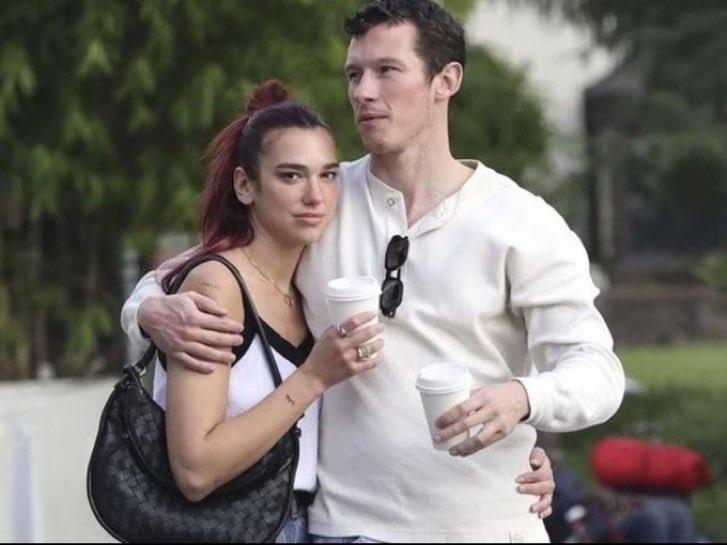 Turner Callum有拍攝工作在身,所以與Dua Lipa的婚禮,要完成所有工作才進行。