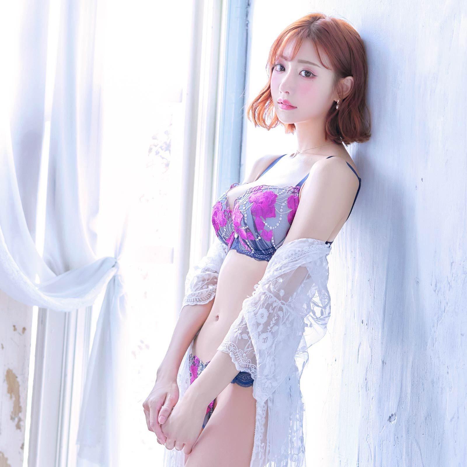 明日花綺羅(X@asukakiraran)