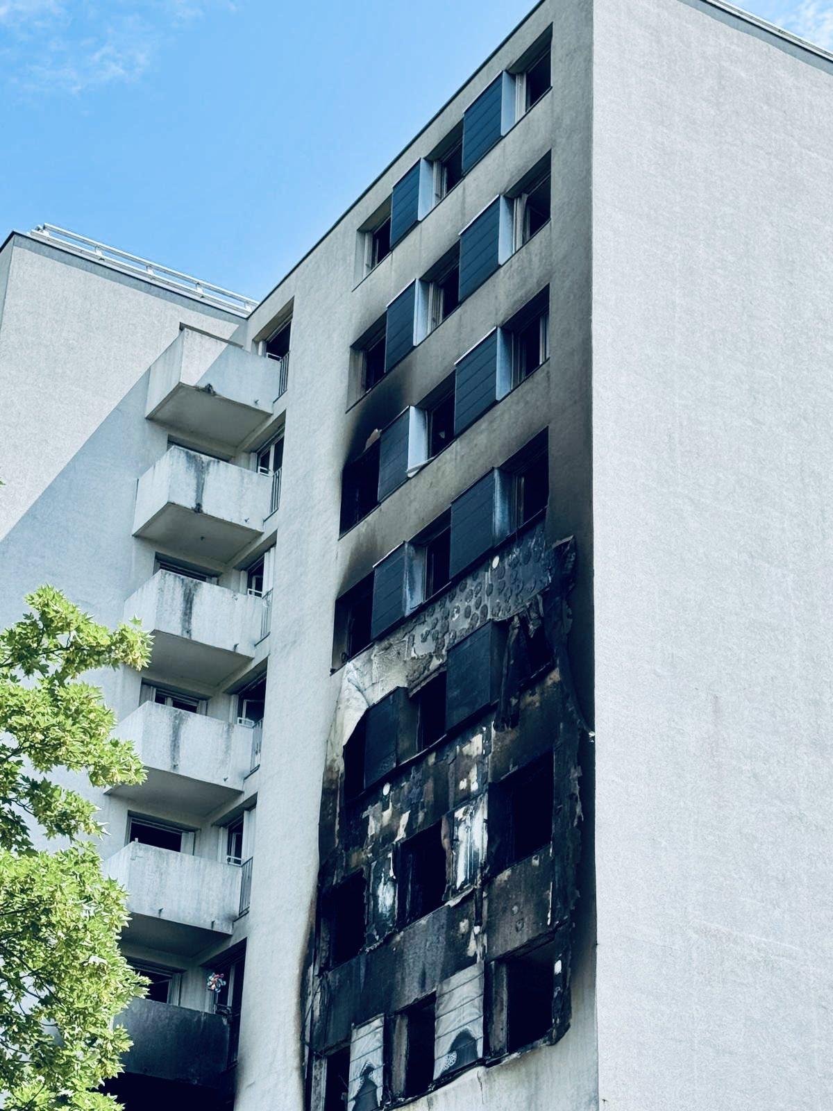 法國蘭斯住宅疑因疑電動滑板車電池自燃引起火災,4人死亡。(網上圖片)