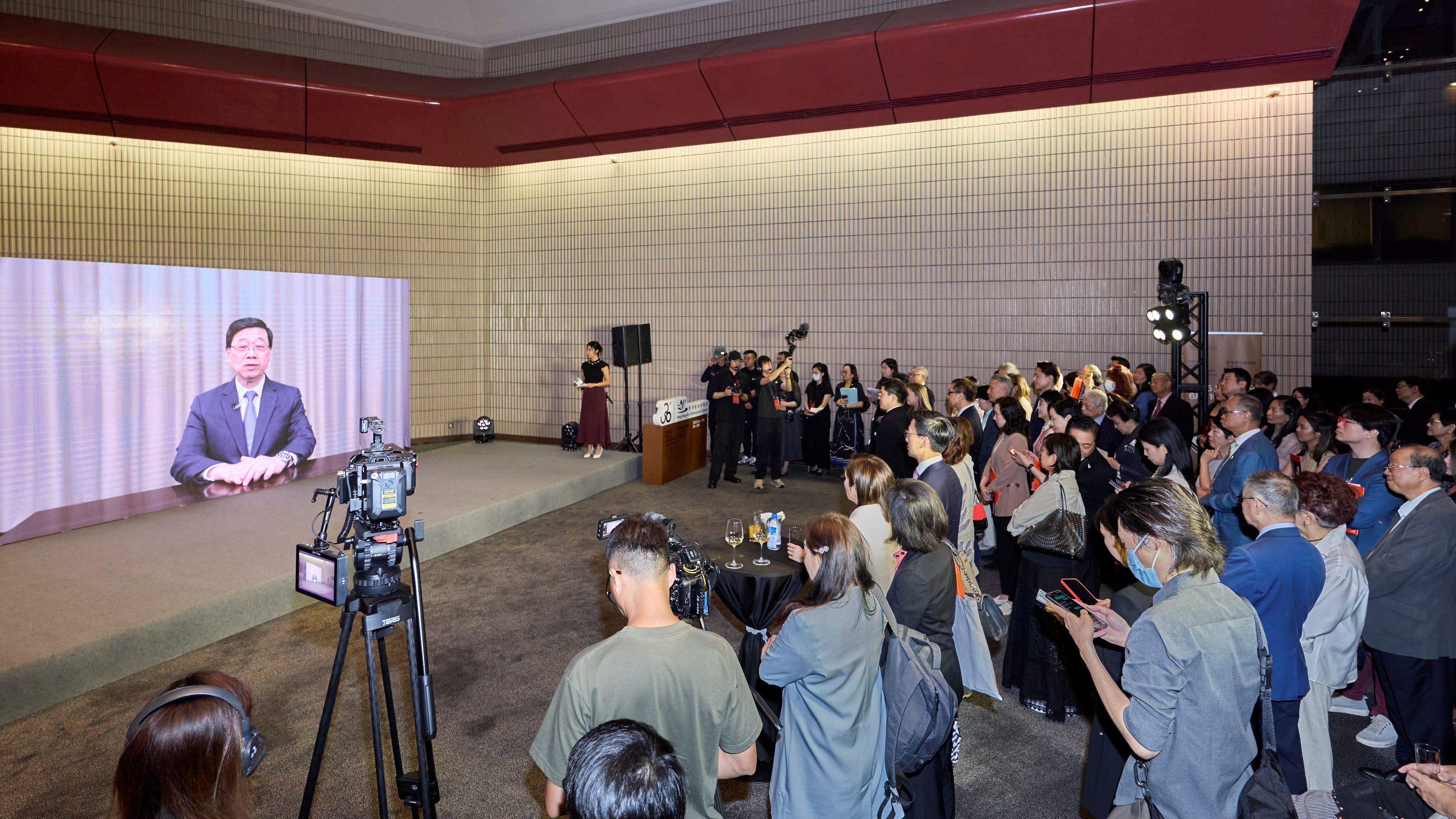 特首李家超為啟動禮作視像致辭。