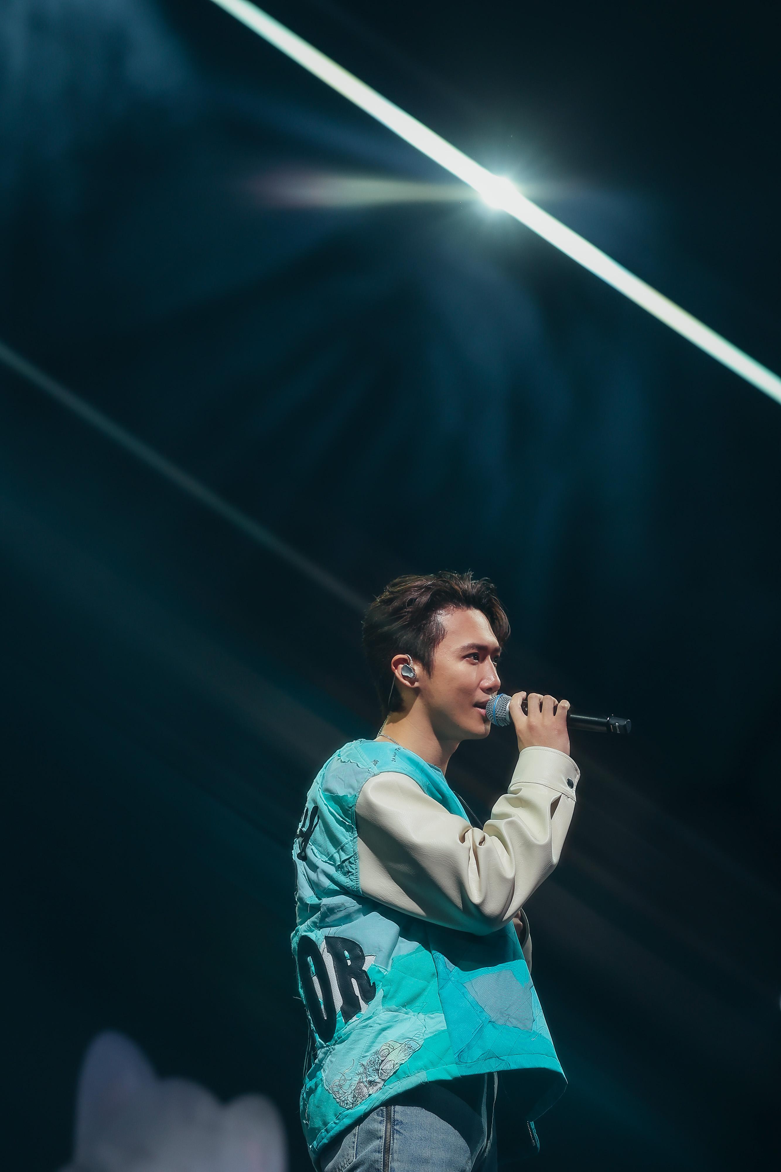 Stanley在見面祭唱《無限回合》。