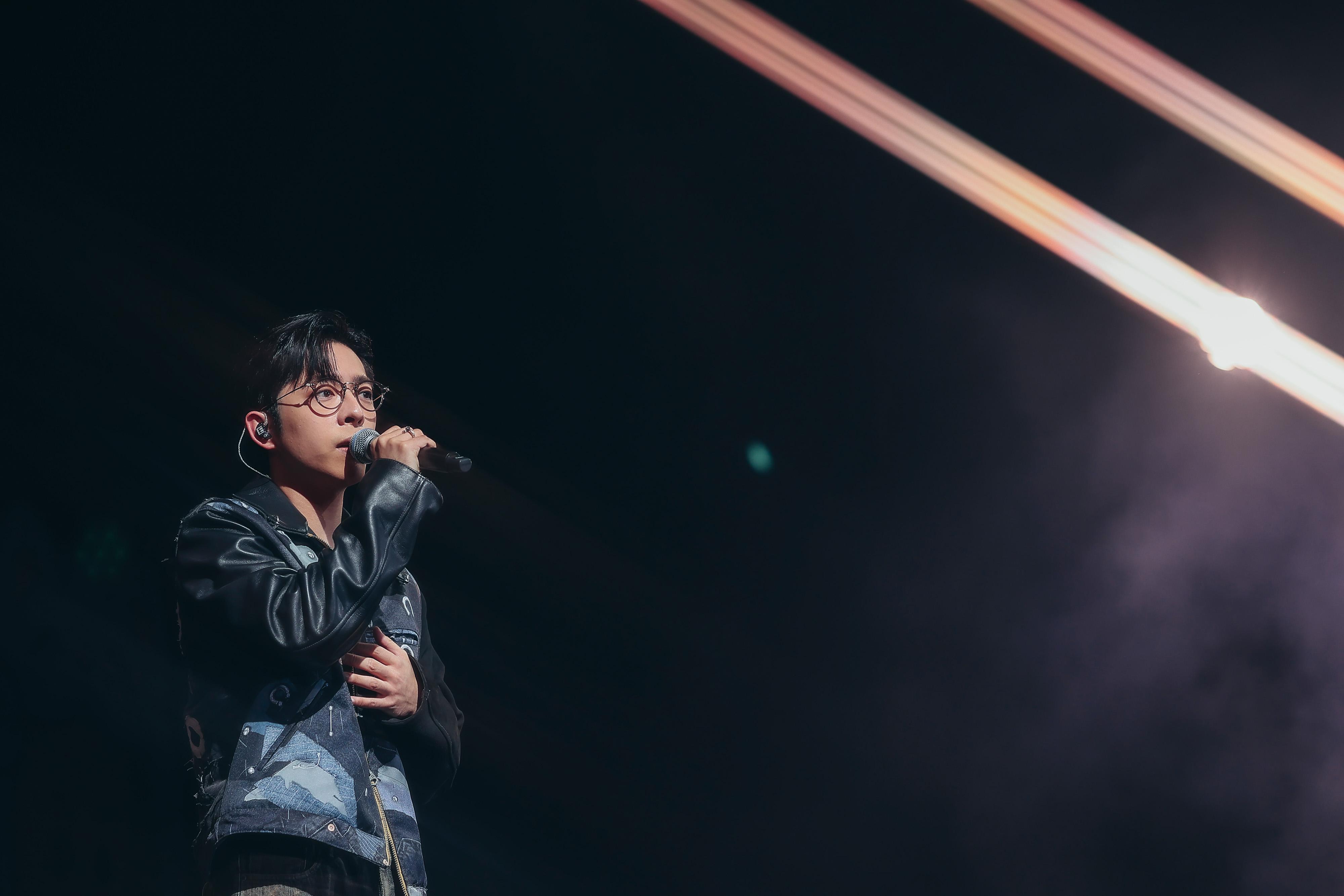 Edan在見面祭為粉絲送上《Again!》。