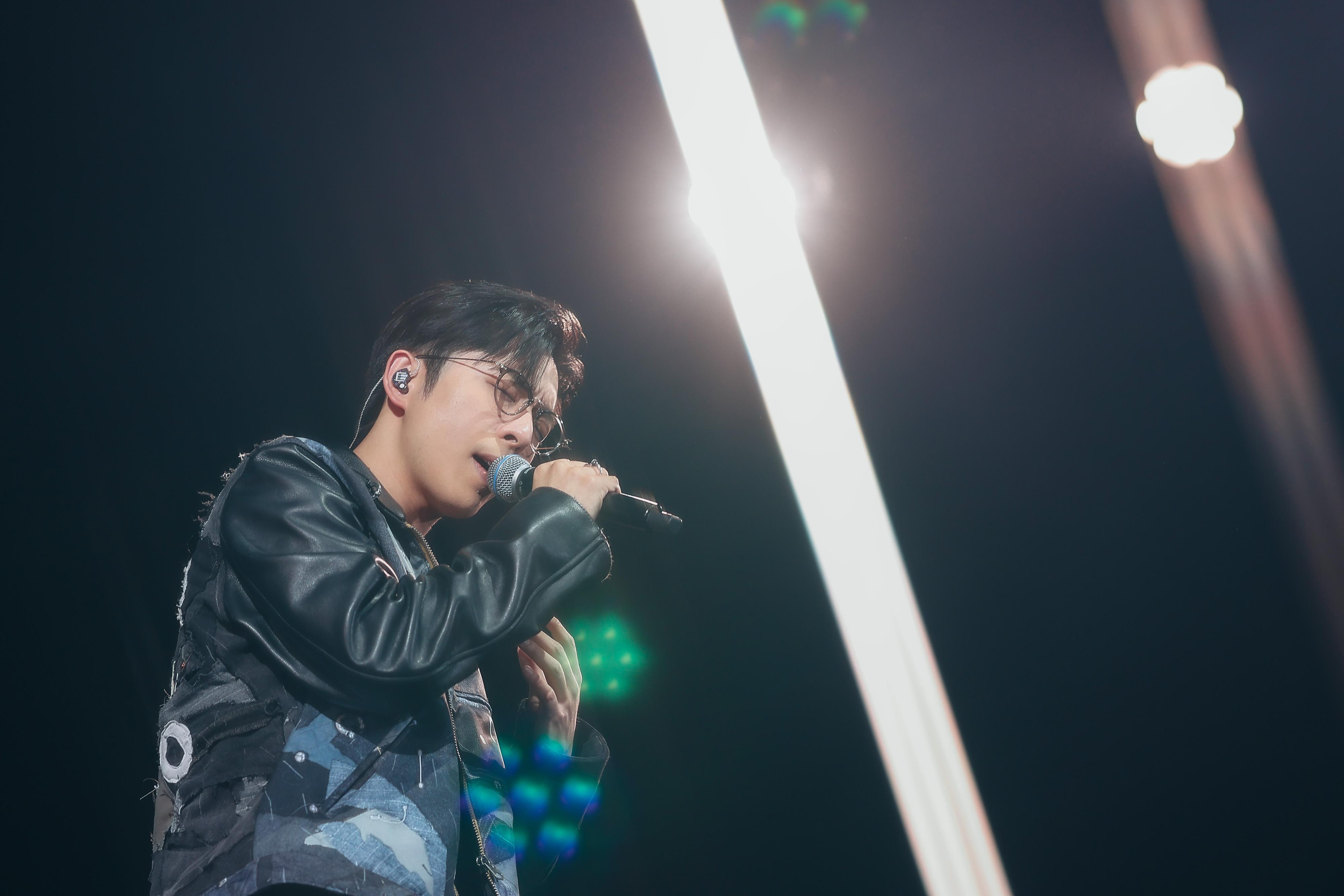 Edan在見面祭為粉絲送上《Again!》。