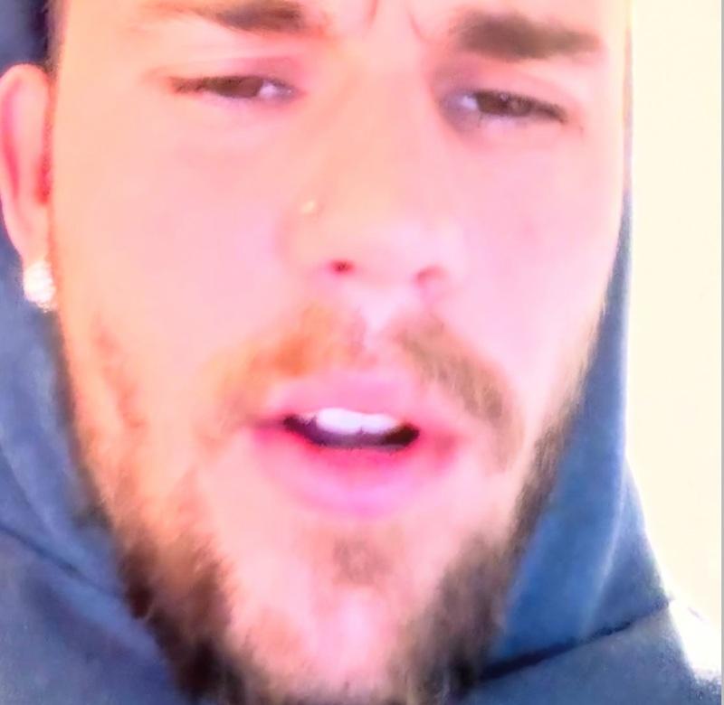 Justin近來愛影大頭甚至迫爆鏡。