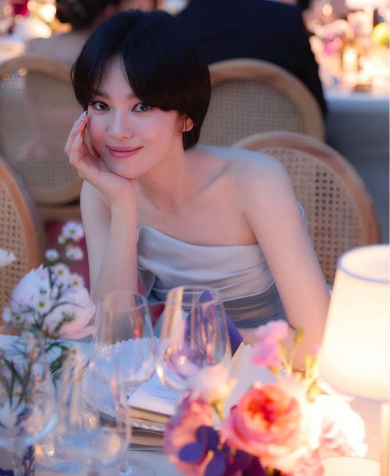 宋慧喬分享愛犬重聚照 大讚「龍母」艾美莉靚絕