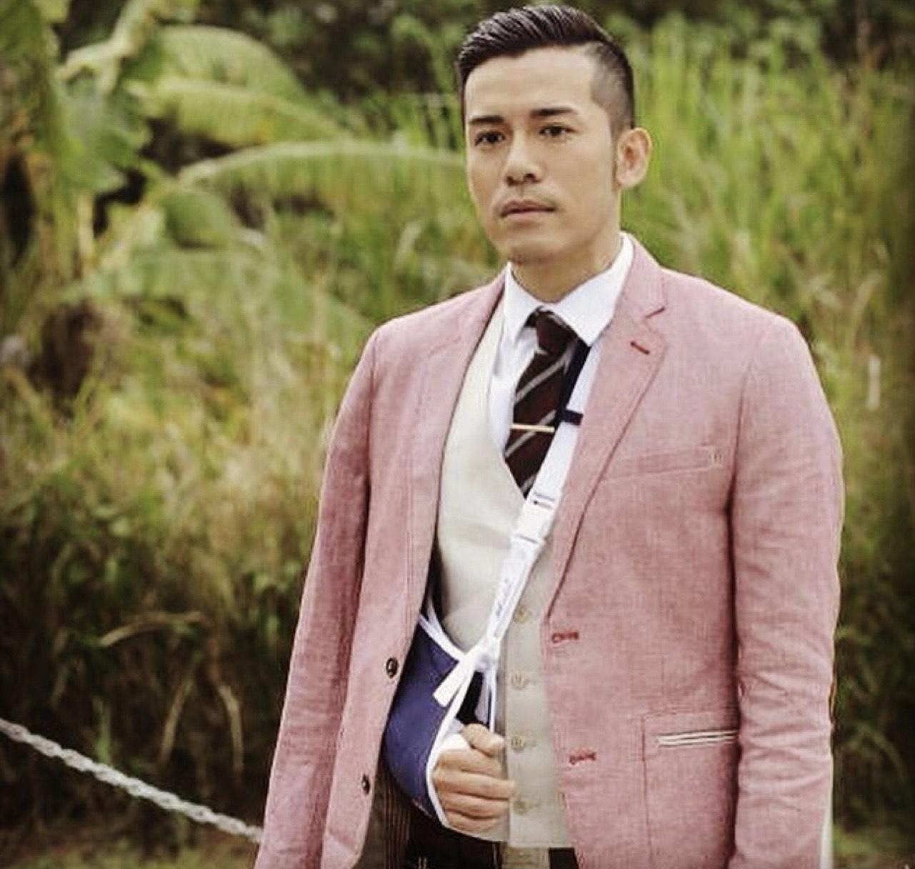 沈震軒2014年憑TVB劇集《使徒行者》中飾演連浩勤(Kobe)終成功彈起。