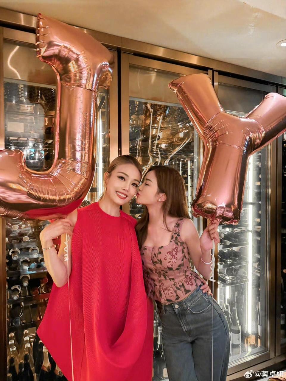 阿Sa同祖兒是老best,Sa當然有份搞派對。