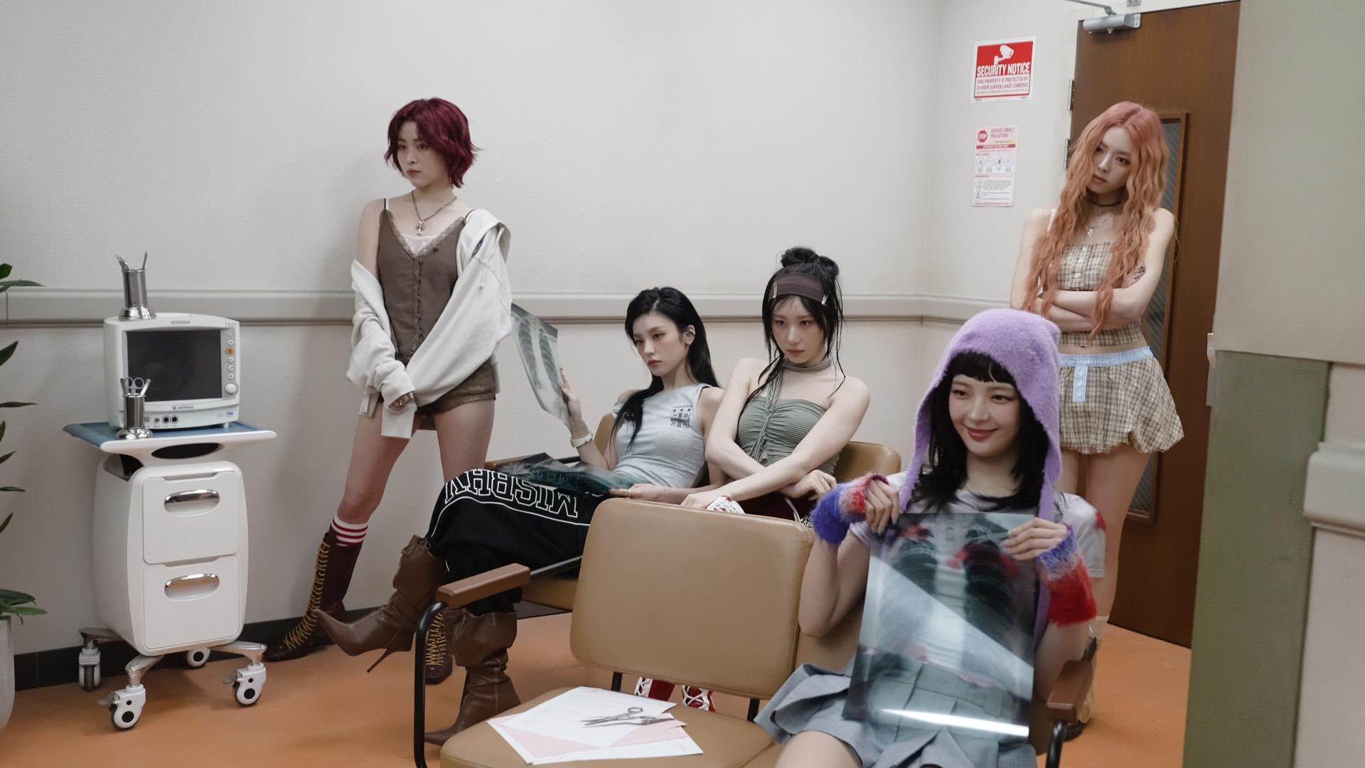 JYP娛樂釋出的預告視頻,讓fans們ITZY新專輯充滿期待。