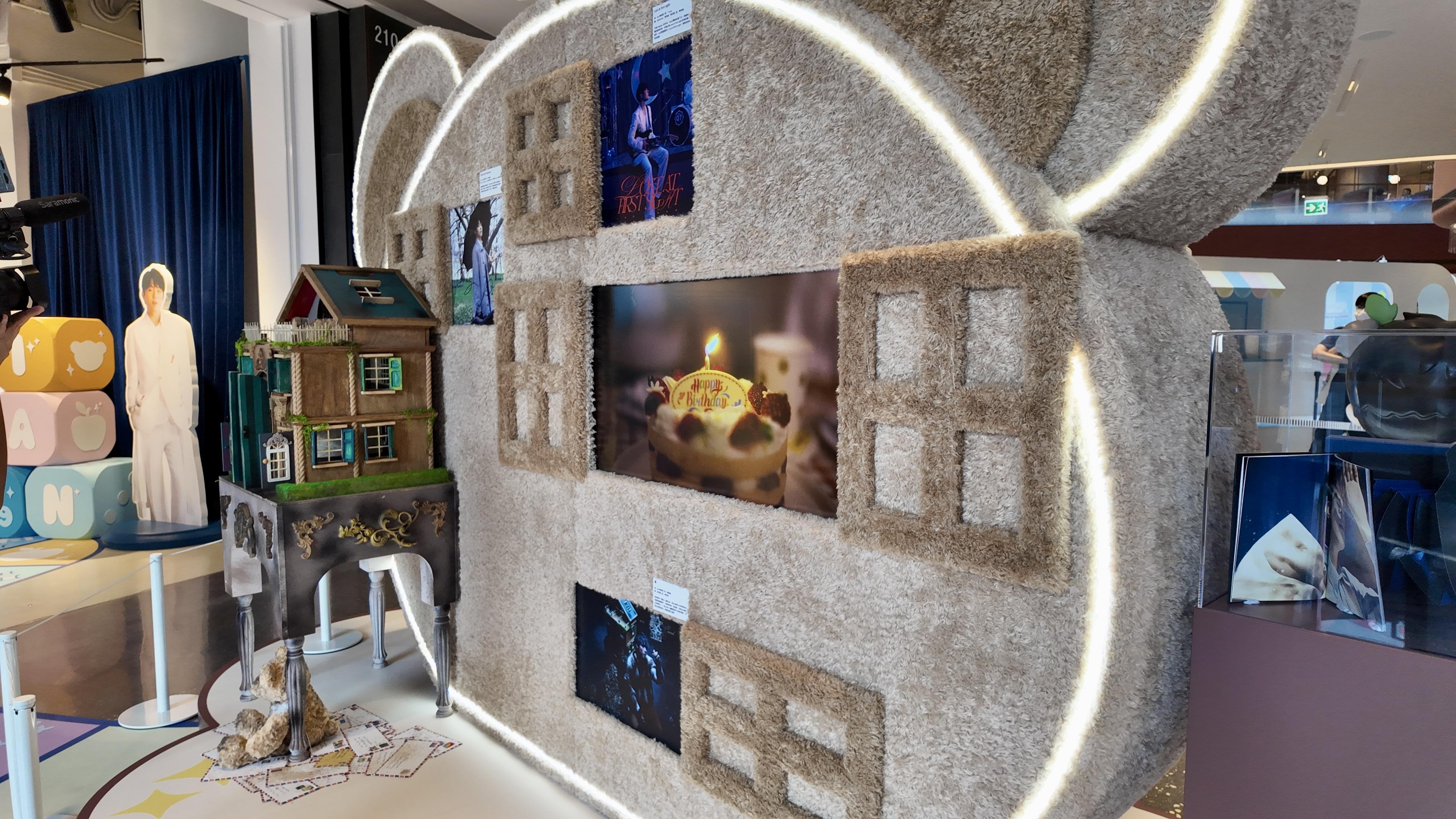 Ian 陳卓賢生日展覽「Gliding Towards the Light 飛行.不懈」