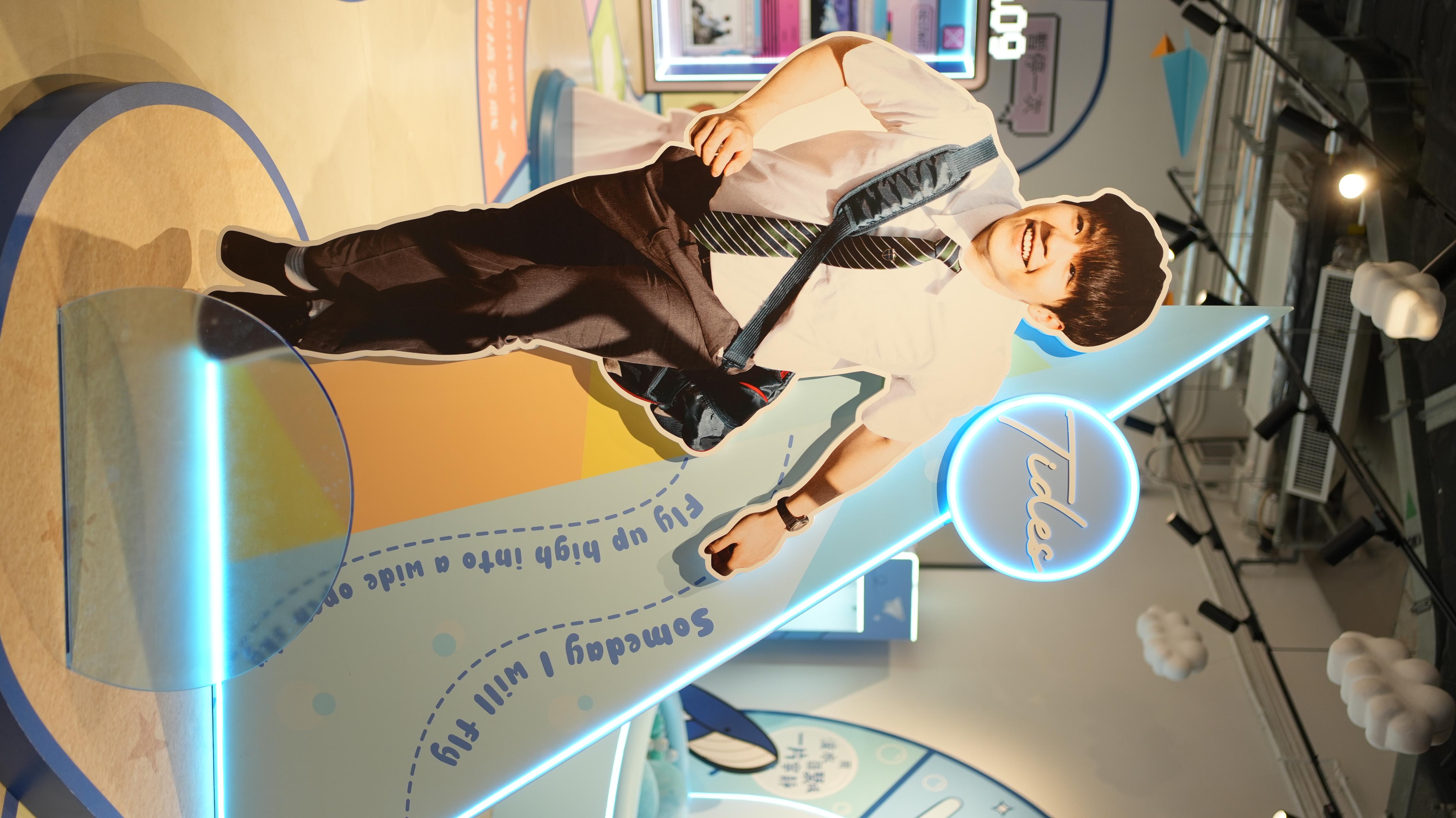 Ian 陳卓賢生日展覽「Gliding Towards the Light 飛行.不懈」