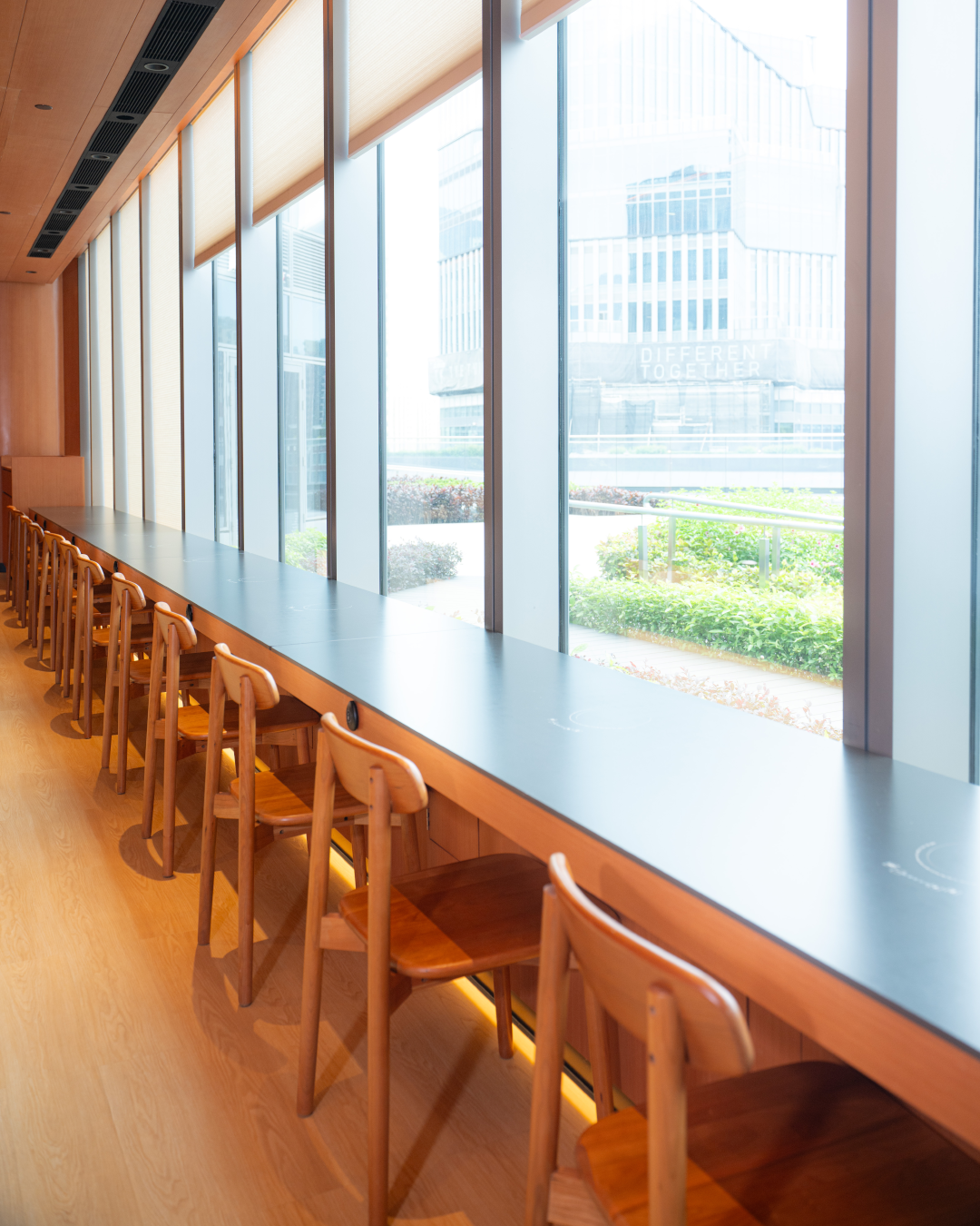 Washabu設有一排一人座位。