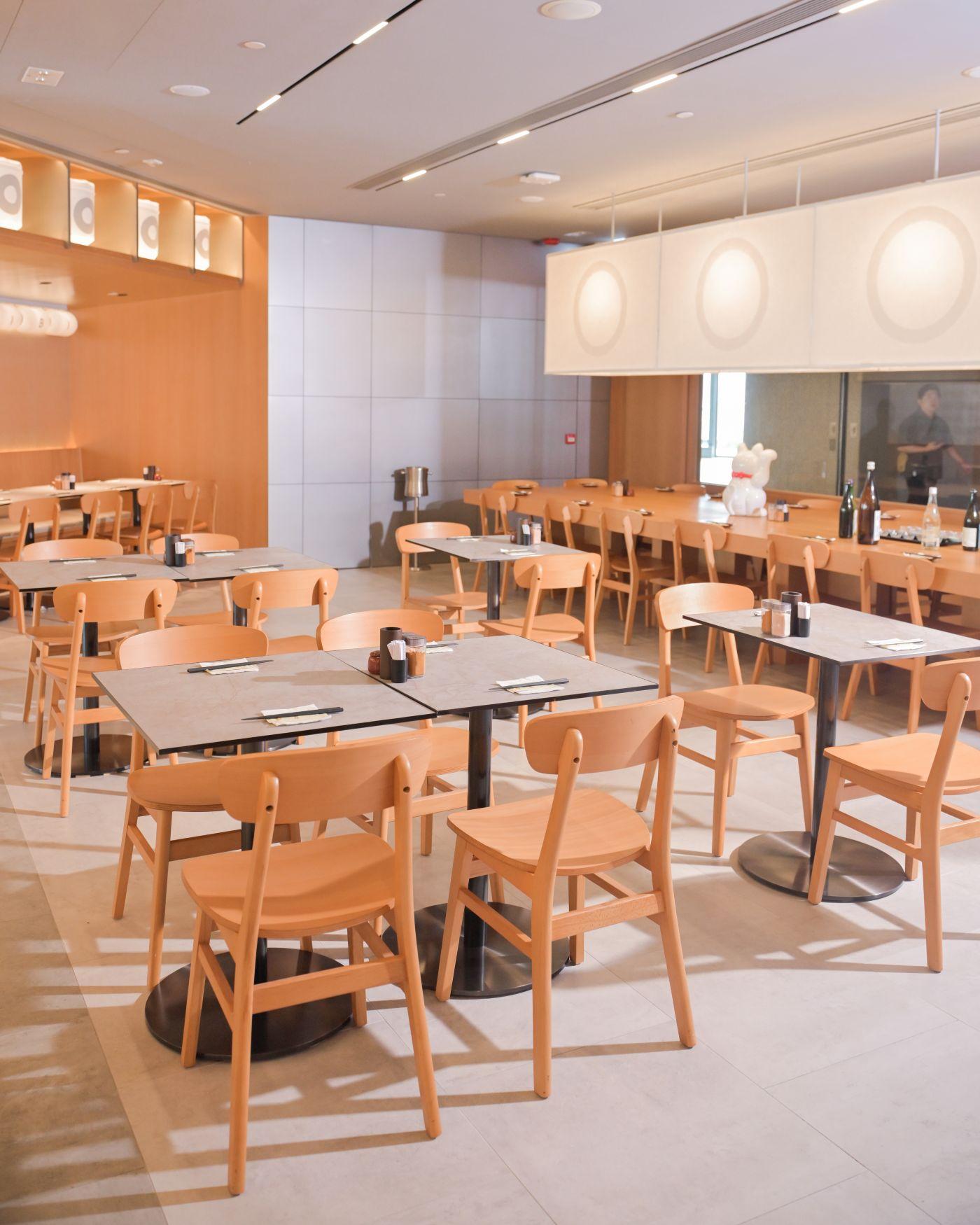 居酒屋肴日結合傳統居酒屋烹調特色和現代元素。