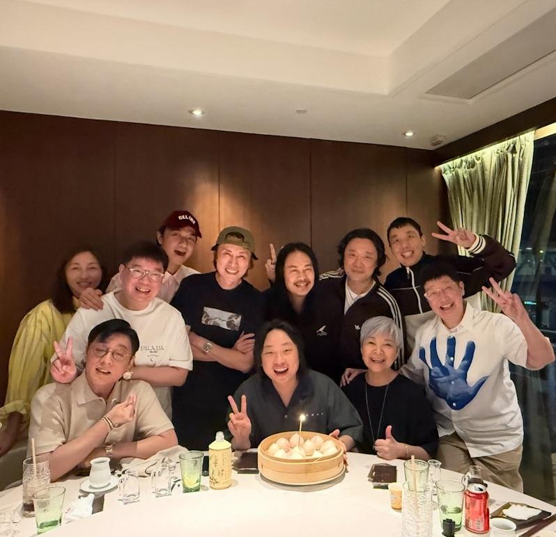 歐陽萬成生日獲黃子華等提早慶祝生日。