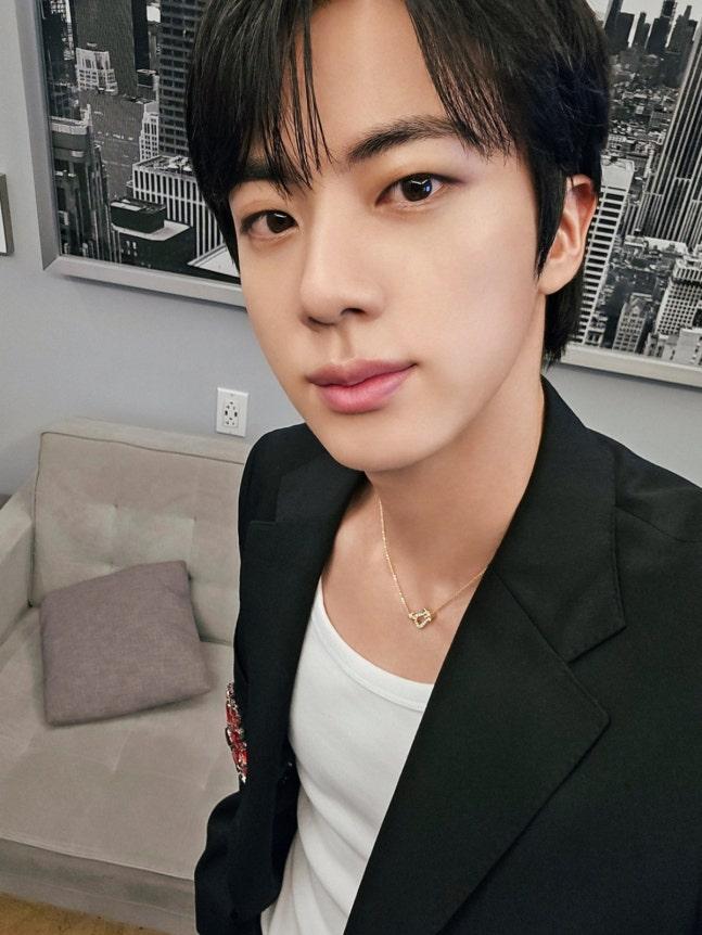 Jin作品一推出,即成為全球大熱。