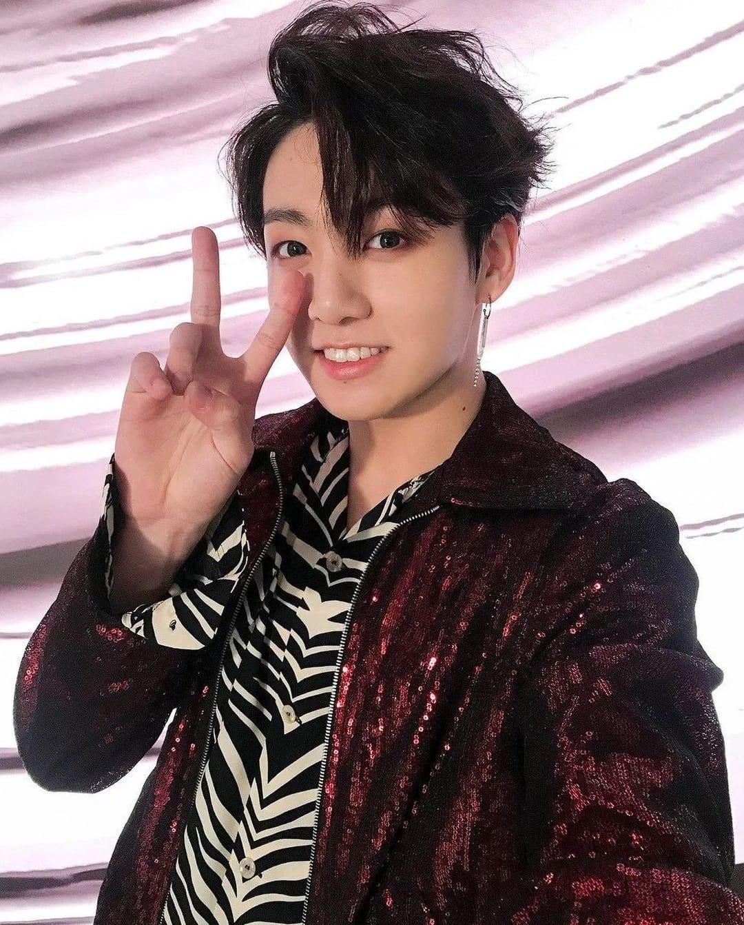 柾國是隊中主唱及領舞,但其顏值可勝任門面擔當。