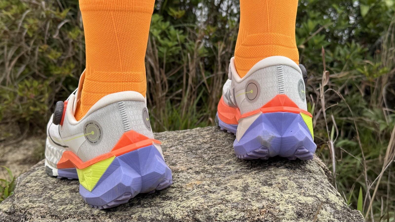 的盧2 PRO官方重量為248g (US 8.5)。