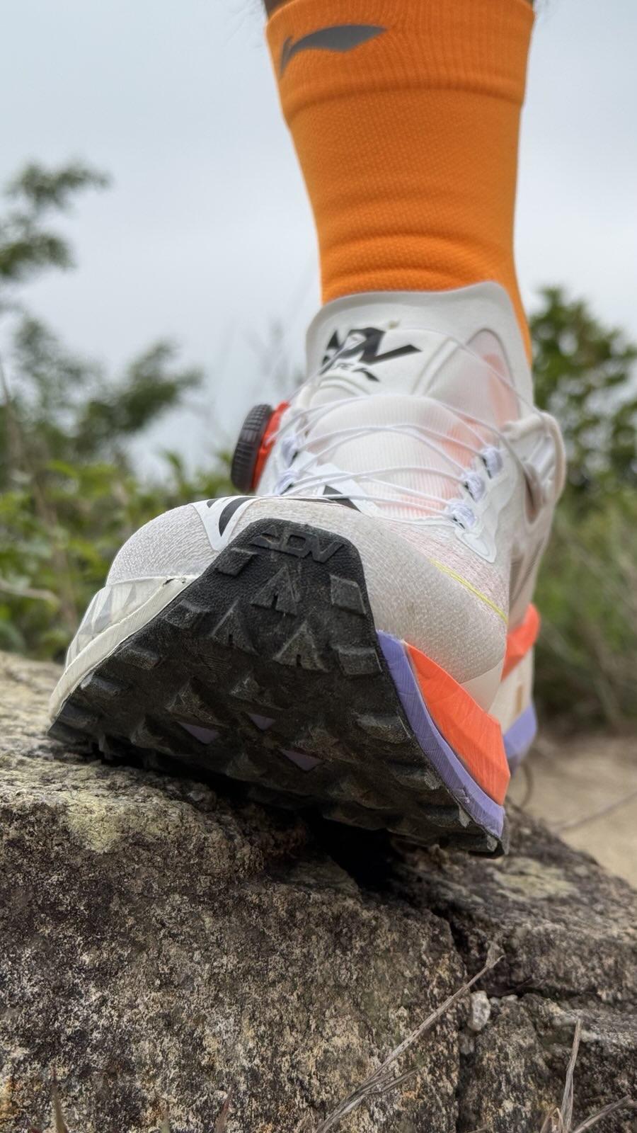 的盧2 PRO鞋頭較軟。