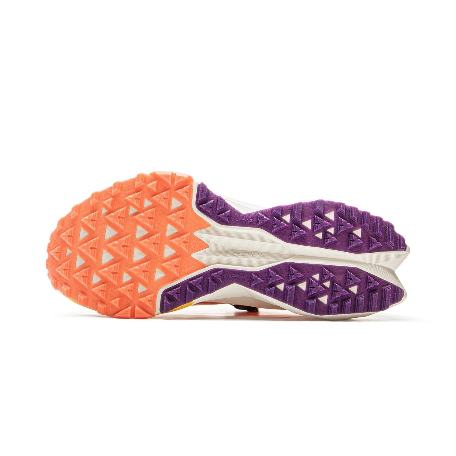 越野跑鞋的盧2 PRO提供不同顏色選擇。