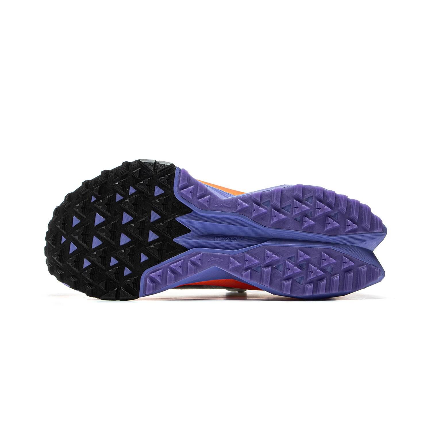 越野跑鞋的盧2 PRO提供不同顏色選擇。