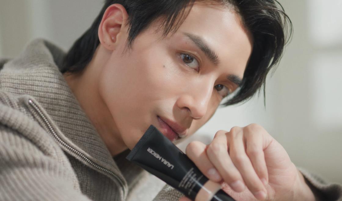 Laura Mercier再找來Anson Kong合作。