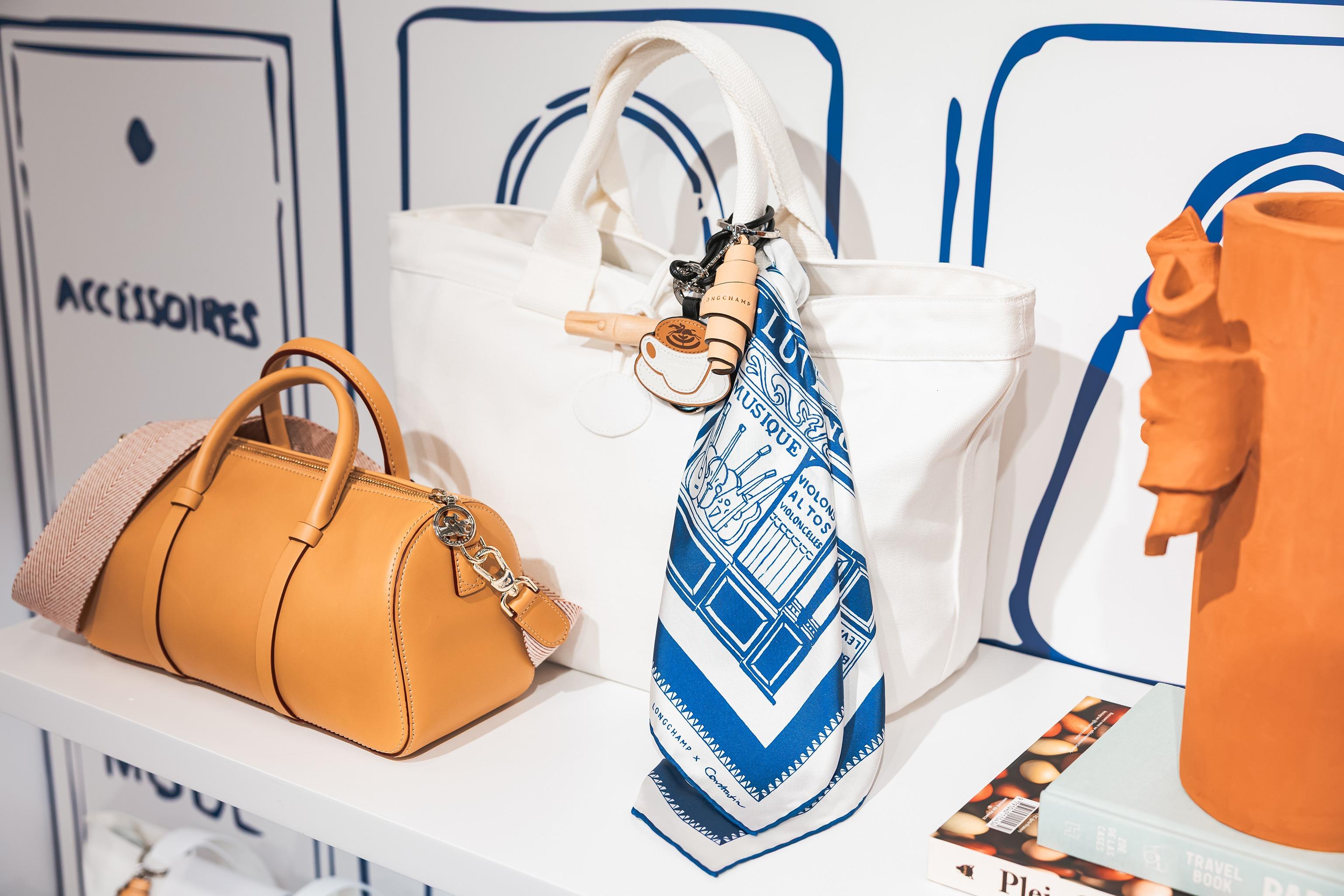 Longchamp x Constantin Riant 絲巾可點綴手袋,即時提升造型感。