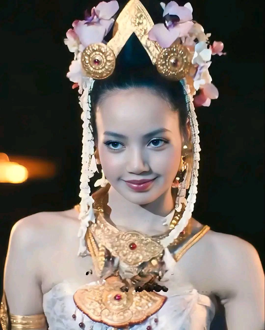 Fans們將有機會,看到Lisa這位全球偶像,如何在舞台外追尋自己夢想。