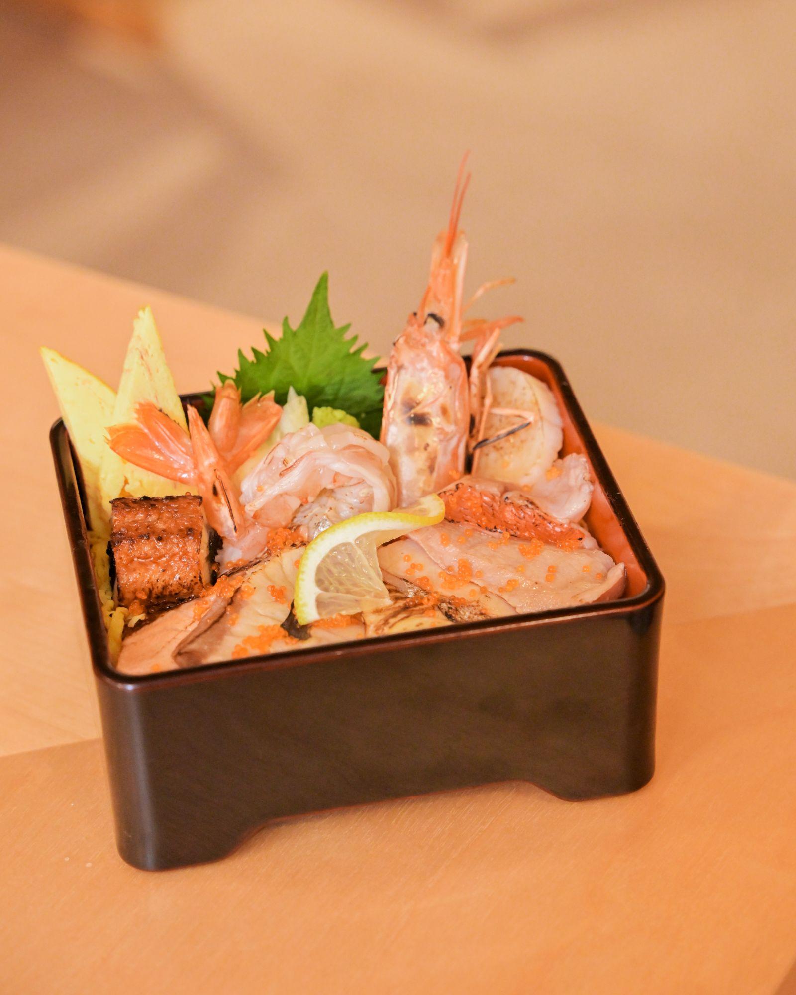 鮨慶雜錦海鮮丼