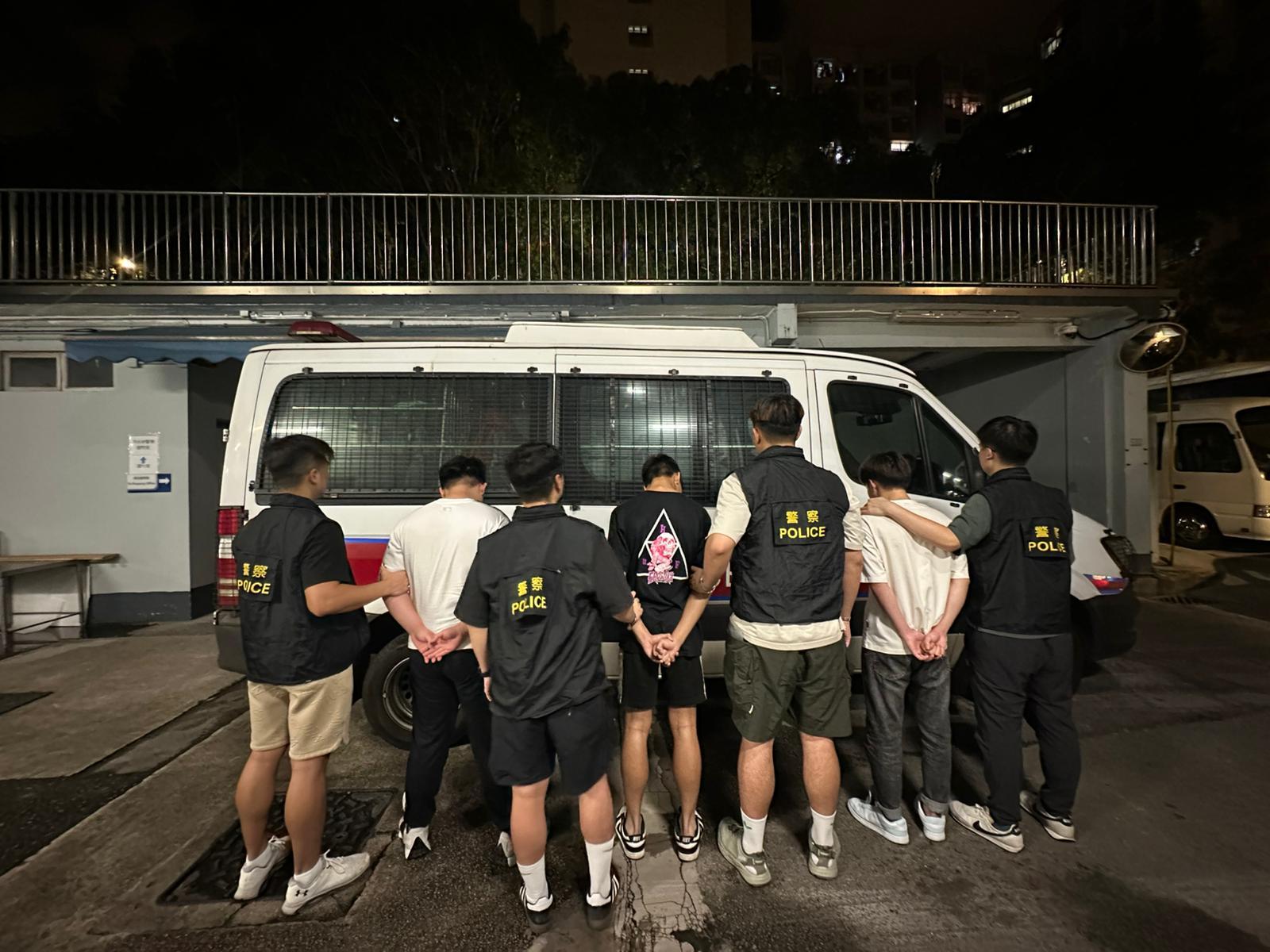 警深水埗掃毒檢7.4萬元K仔及可卡因,3名17歲少年被捕。(警方圖片)