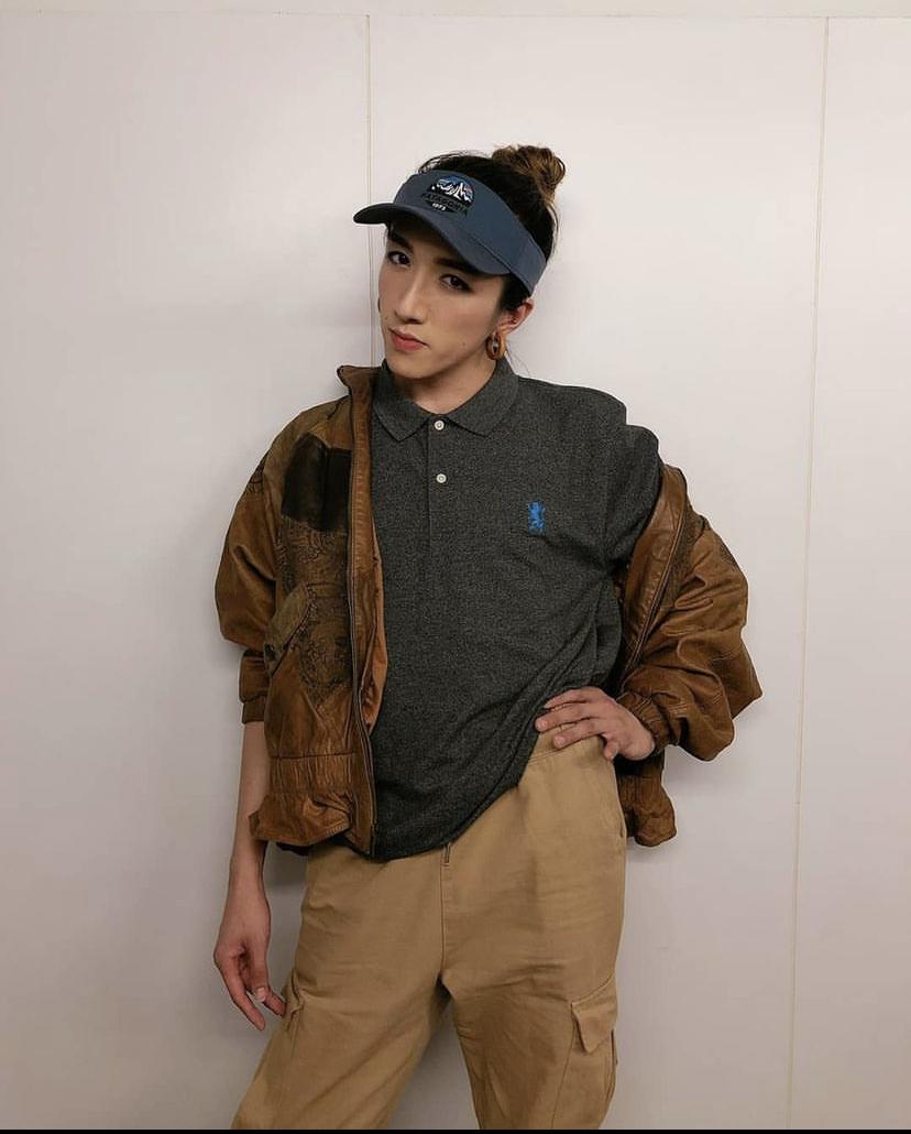 李啟言每日仍咬緊牙關鍛鍊手臂,務求有少許郁動,可以手控搖桿推到輪椅移動。