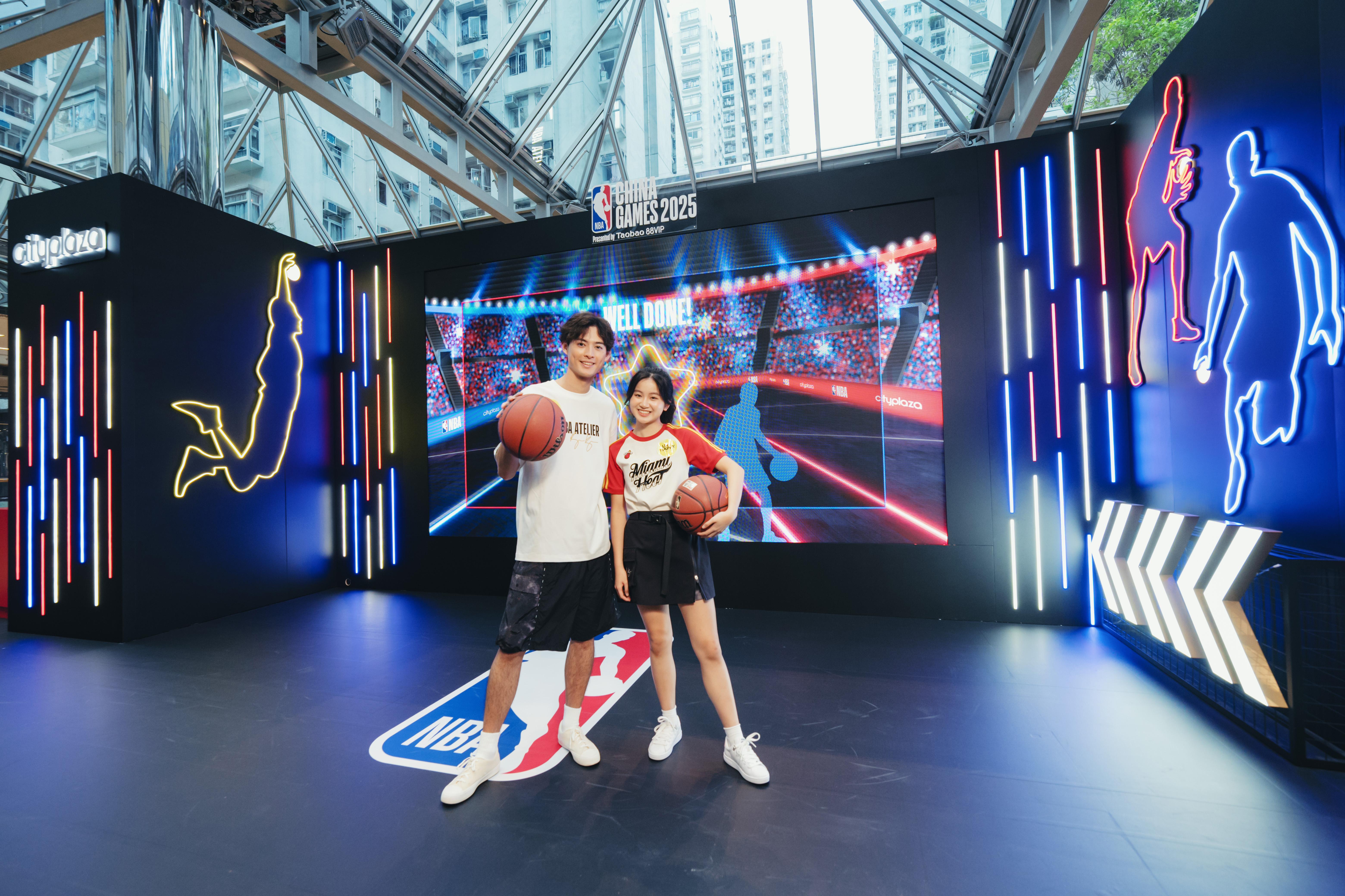 全新互動遊戲四:「巨型 LED 運球挑戰」