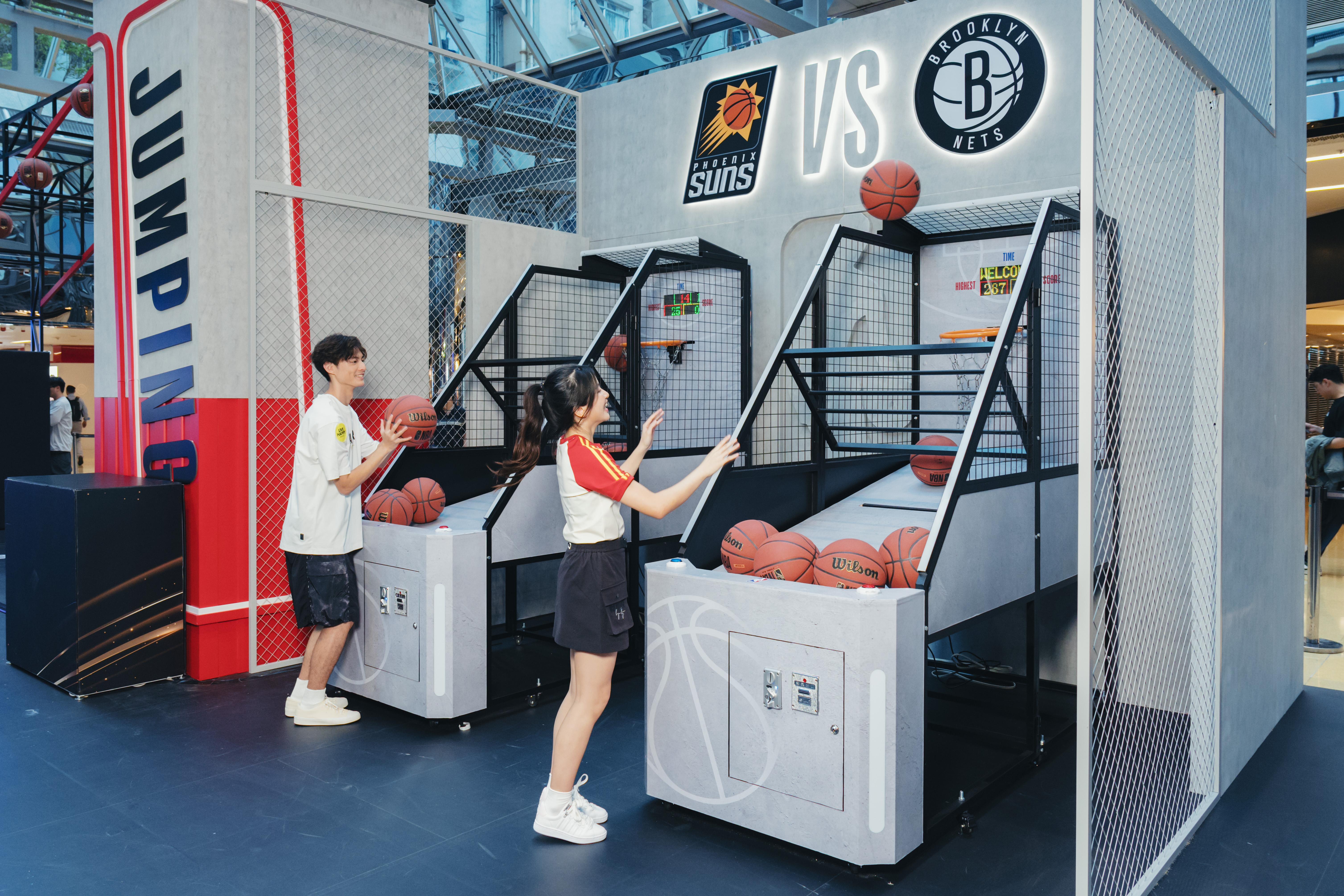 全新互動遊戲二:「極速籃球機挑戰賽」