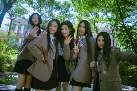 New Jeans上訴禁制令被駁回,未來的路不易走。