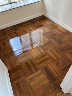 單位地板和牆身皆新淨。(代理提供)