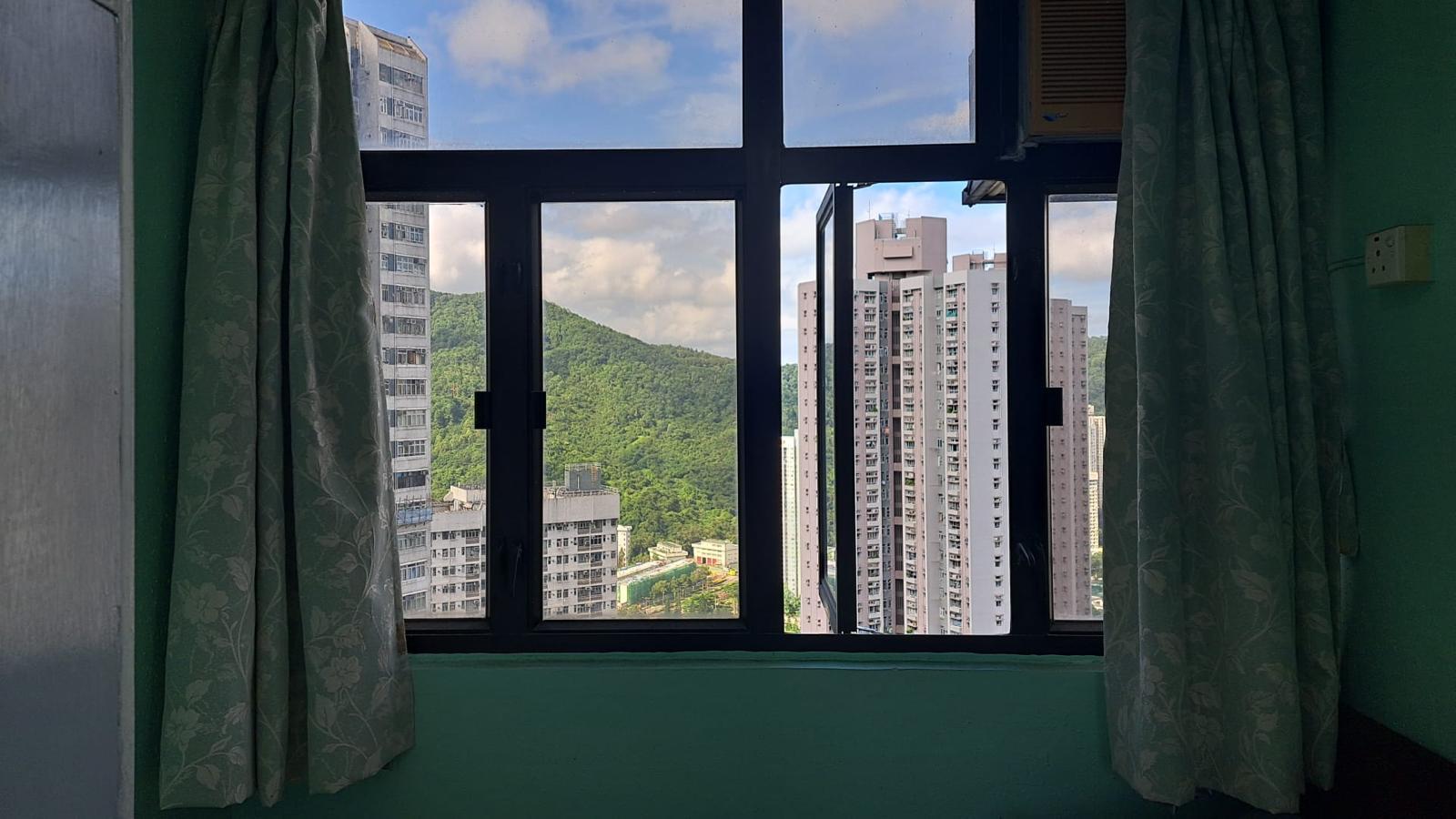 單位景觀開揚,主要望山景、市景及樓景。(代理提供)